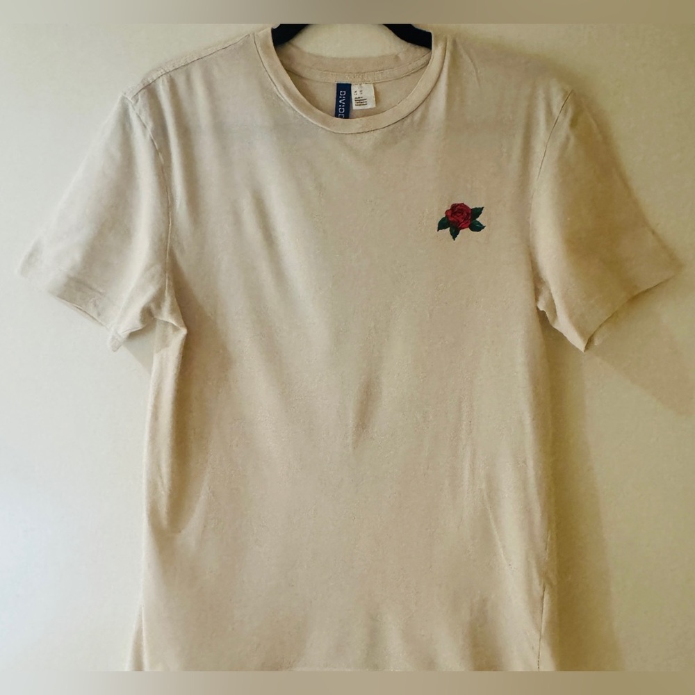 Cream Tee shirt with Red Rose Detail